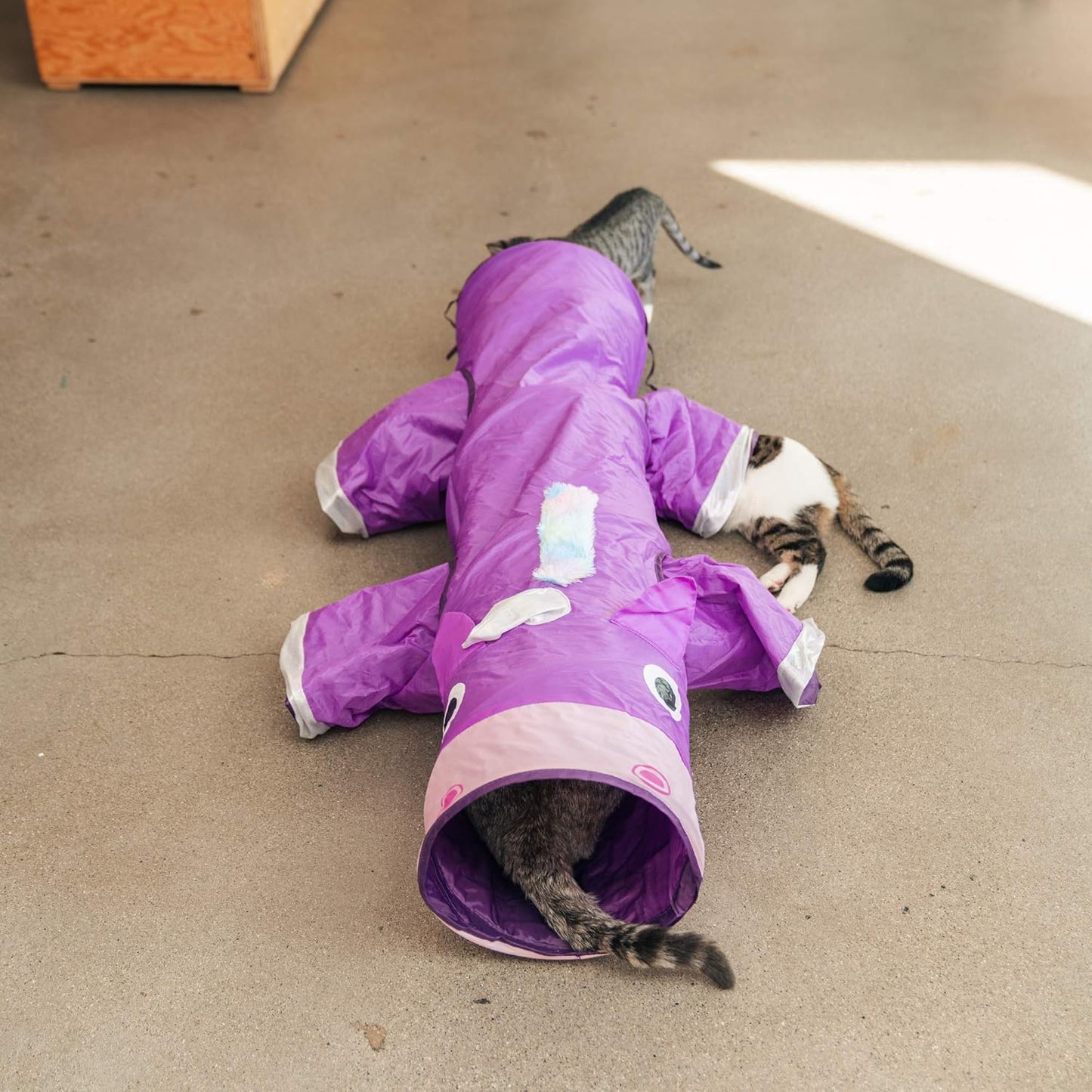 Túnel interactivo con diseño de unicornio para gato