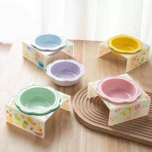 Comedero alto de cerámica estilo flor