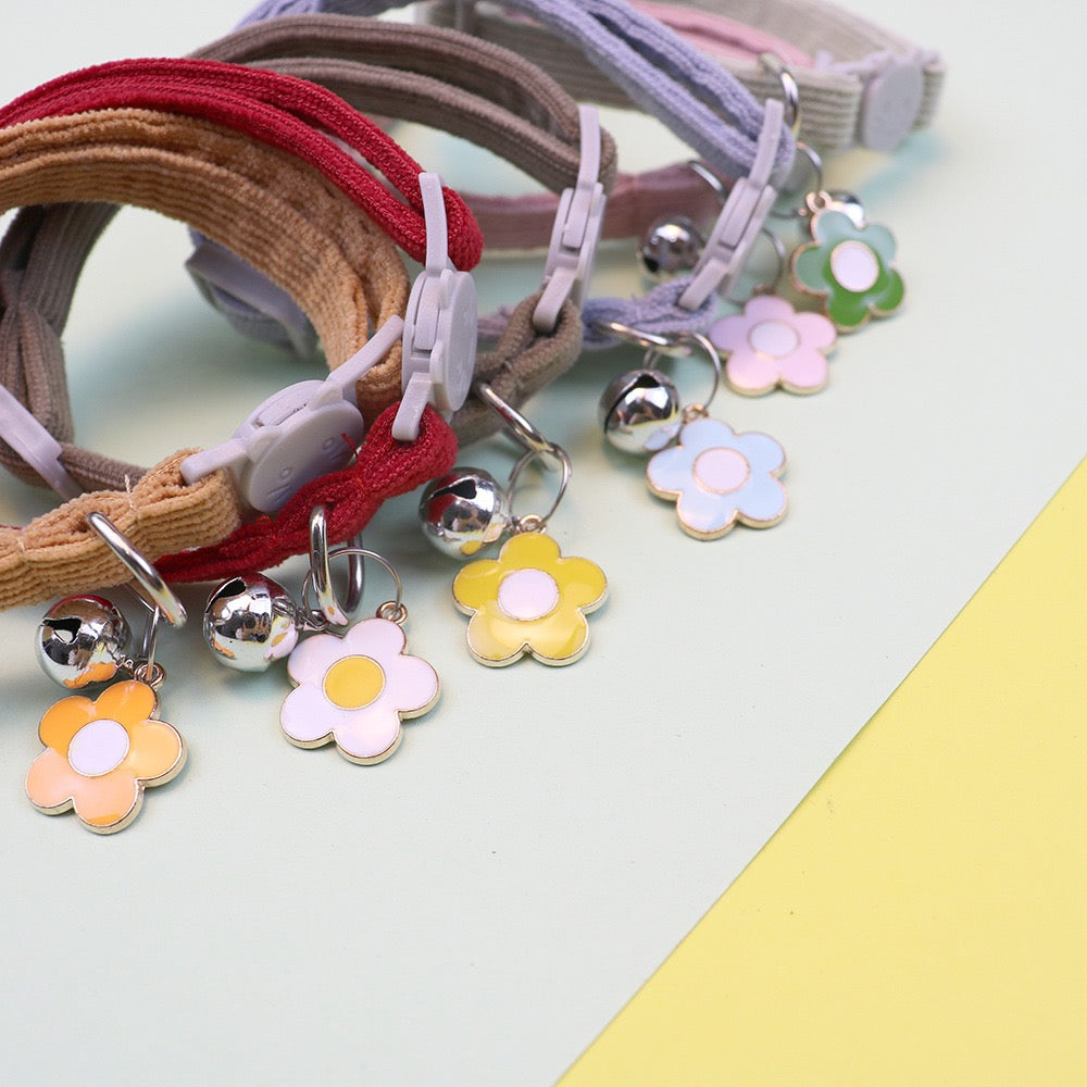 Collar para gatos con dije de flor