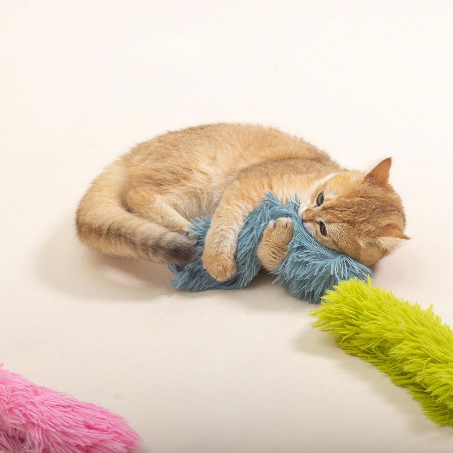 Almohada de felpa con catnip interno