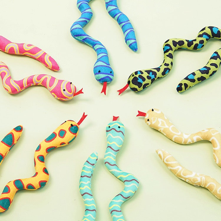 Juguete para gatos de peluche con catnip estilo serpiente