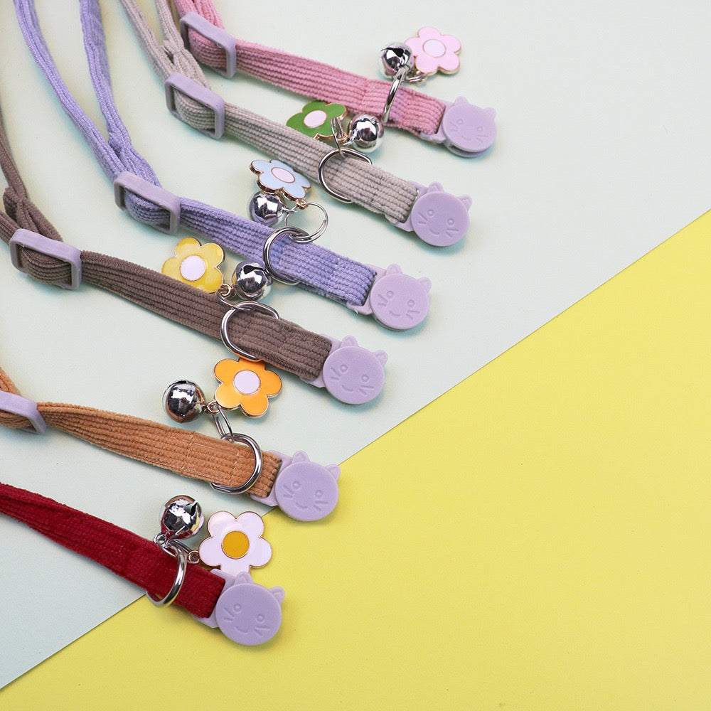 Collar para gatos con dije de flor