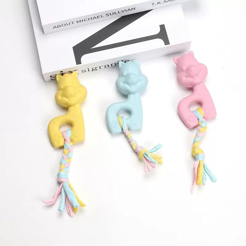 Juguetes de goma variados para perros