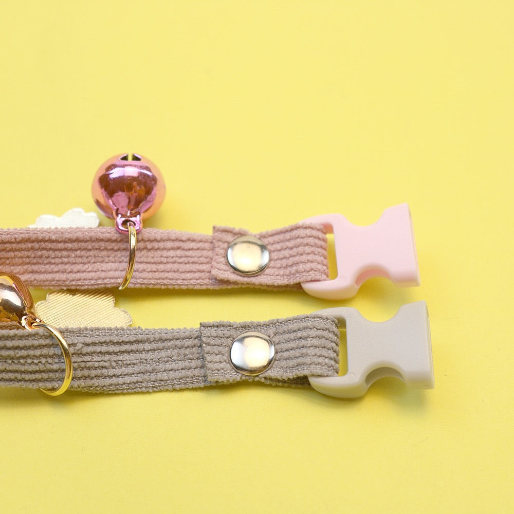 Collar para gatos con dije de flor