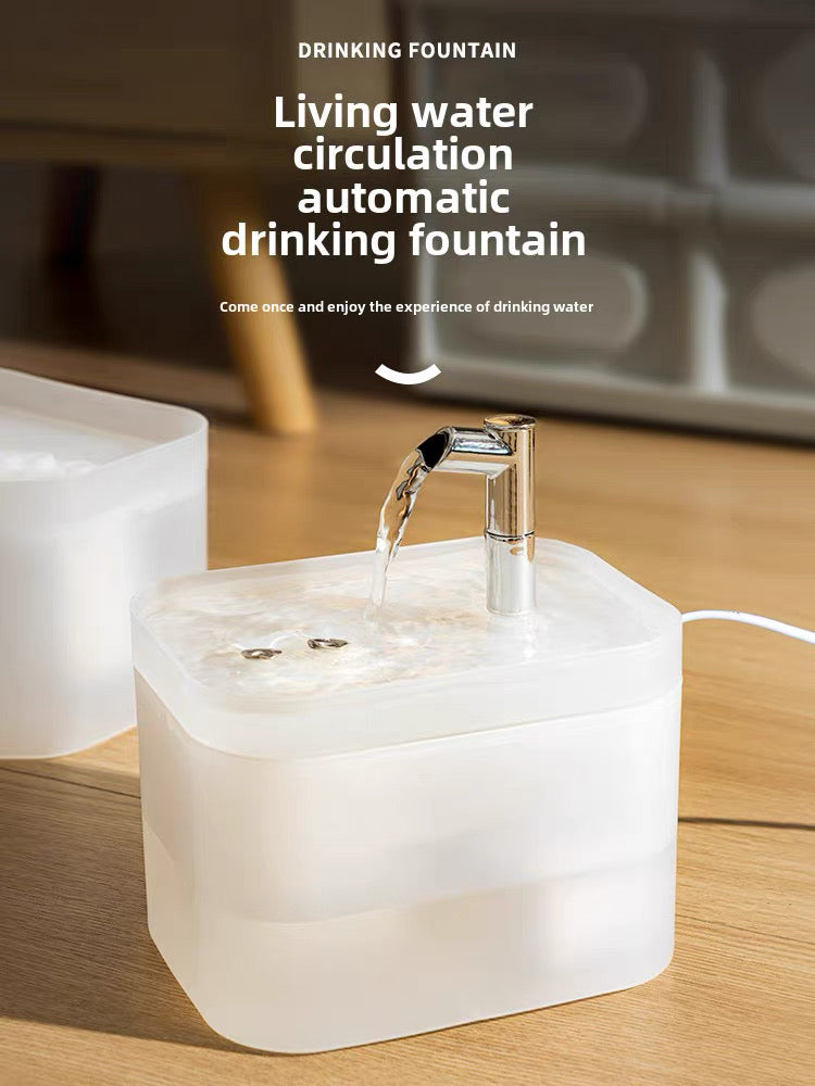 Fuente de agua transparente para mascotas 1.5L