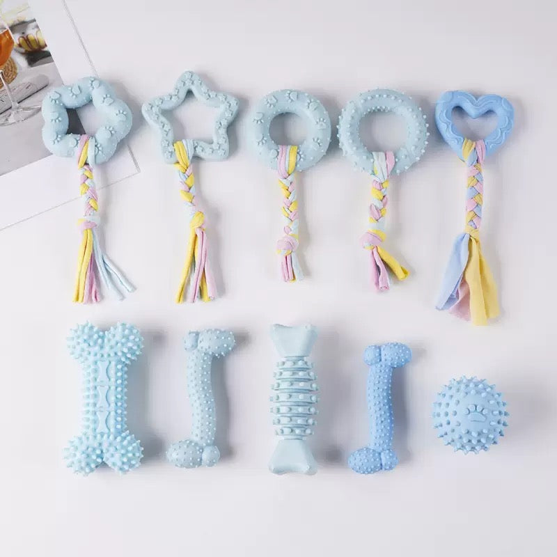 Juguetes de goma variados para perros