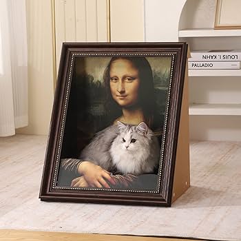 Rascador de cartón para gatos estilo monalisa triangular