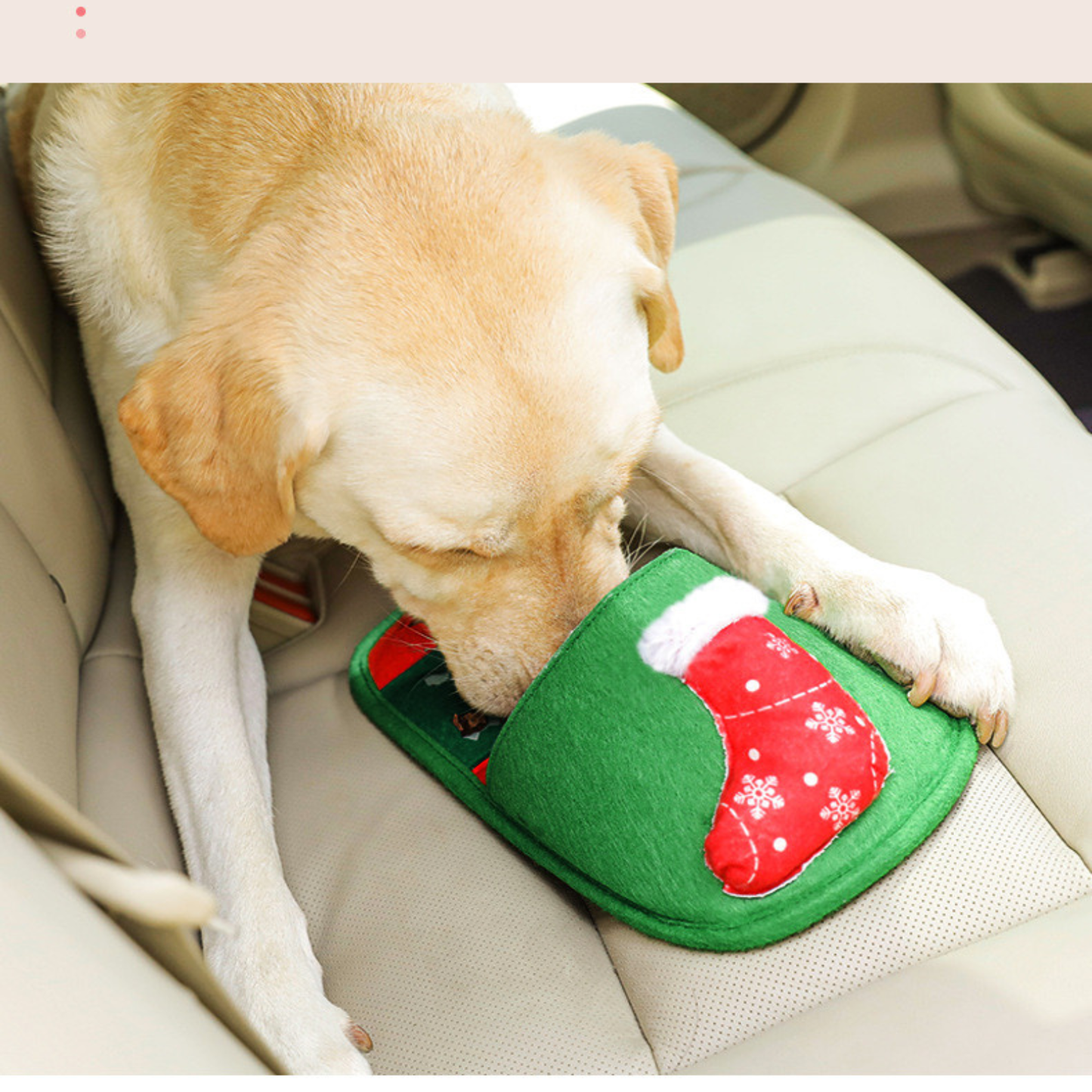 Juguete de perro olfativo navideño