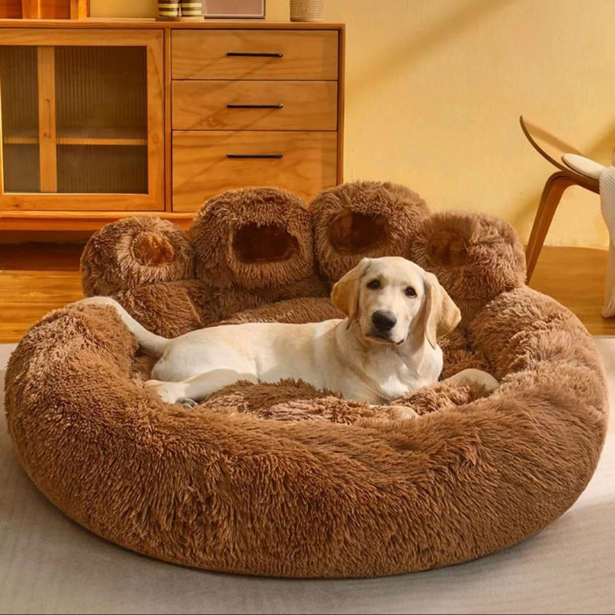Cama de huellita chocolate para mascotas