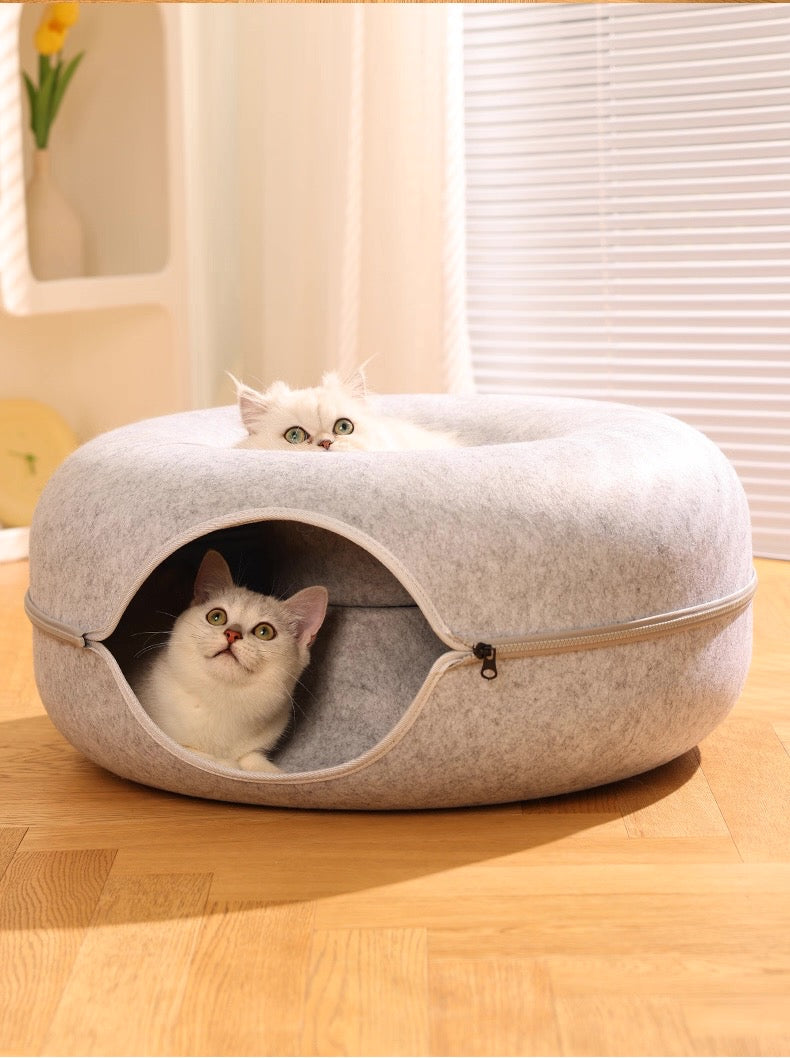 Túnel para gatos estilo dona de fieltro