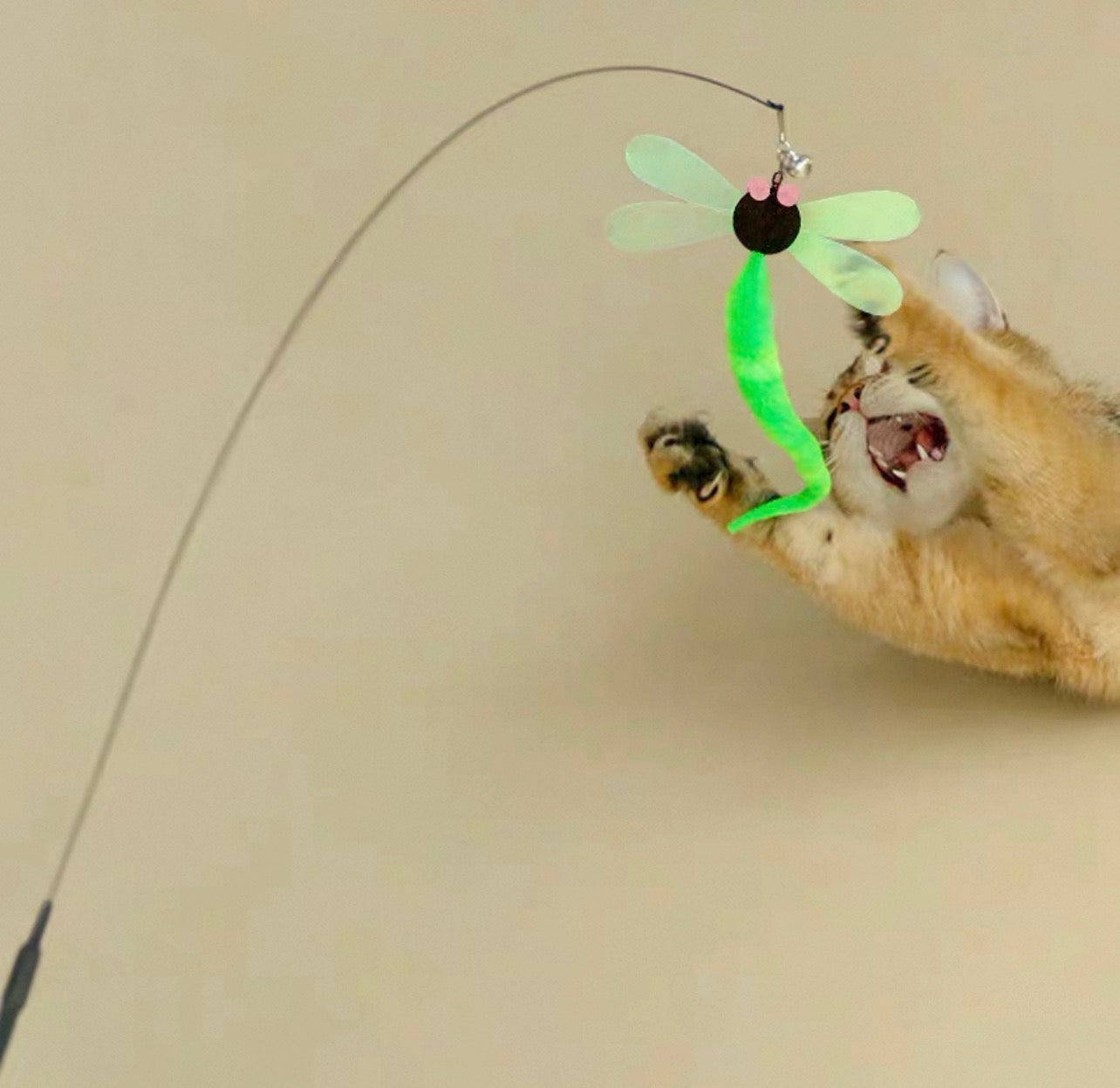 Cañita para gatos modelo libélula