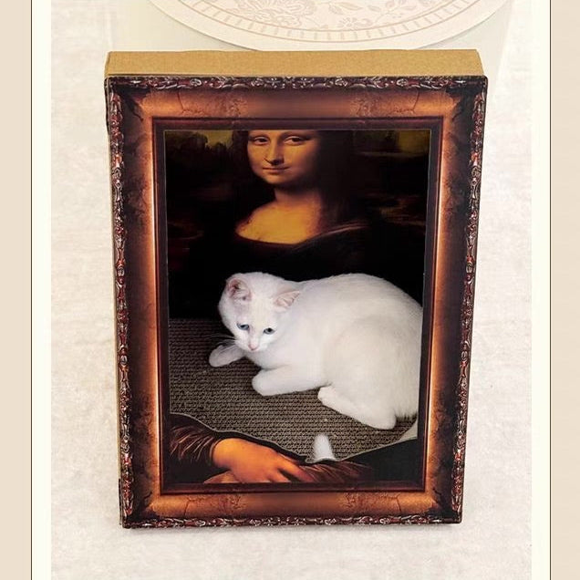 Rascador de cartón para gatos estilo monalisa triangular