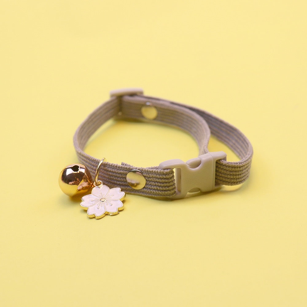 Collar para gatos con dije de flor