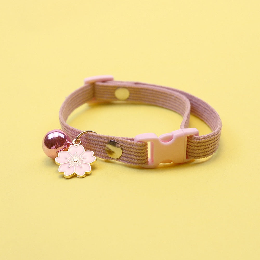 Collar para gatos con dije de flor